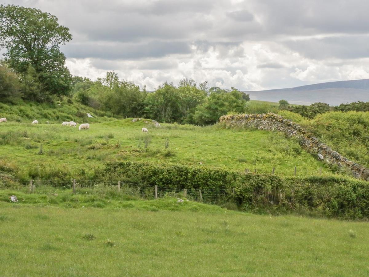 Penrhyddion Ucha Villa Capel Garmon Eksteriør bilde